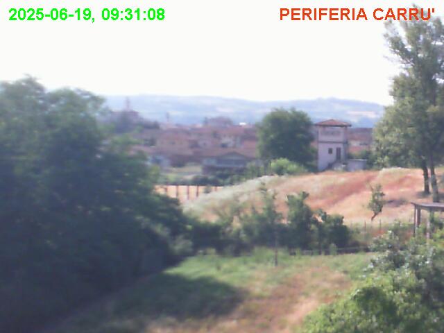 immagine della webcam nei dintorni di Cerretto Langhe: webcam Carrù